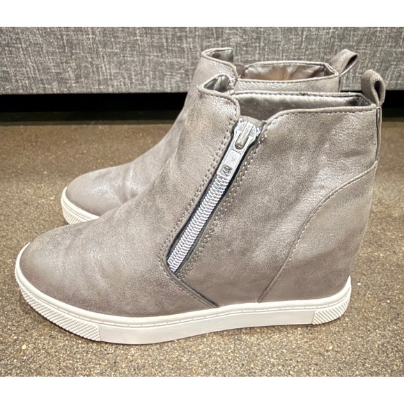 wonder nation Other - Wonder Nation Girls Metallic Silver Grey Hidden Wedge Sneaker Boots Size 3